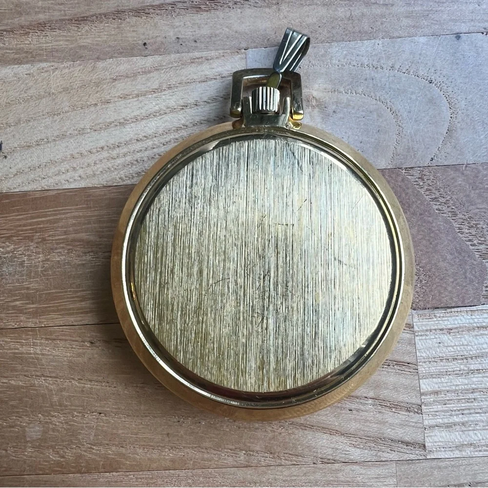 Vintage Armitron Looney Tunes Sylvester and tweety pocket watch NEW BATTERY